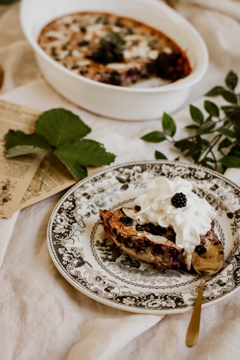 Clafoutis aux mûres du jardin