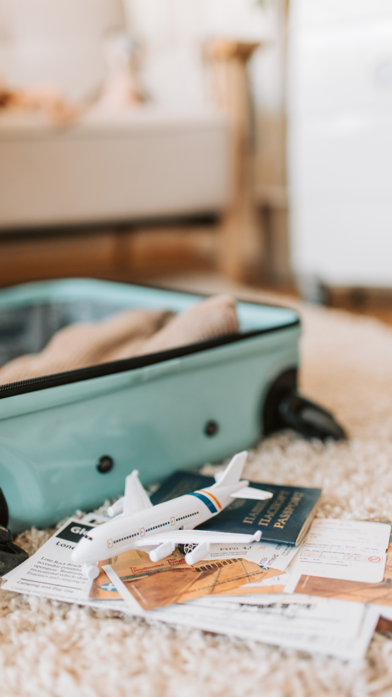 Valise pour un enfant en vacances solo : 10 conseils essentiels